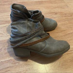 Jellypop ankle booties